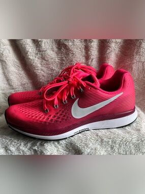 ❤️ Nike Women's Pink Zoom Running Shoes Size 7.5 NWOT